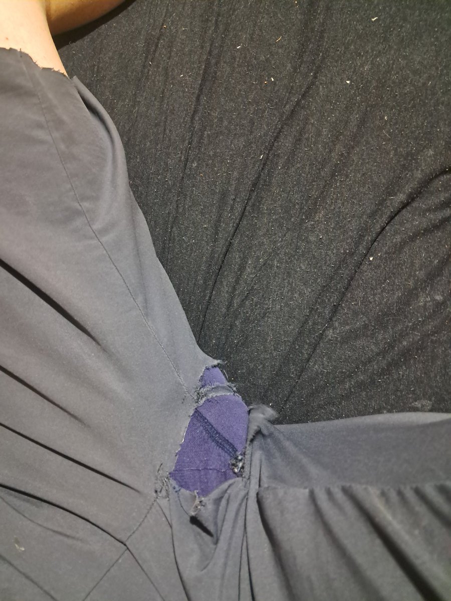 frases_caua2's tweet image. "ah não sei oq roupa pra passar o natal"
pode crer kkkkk