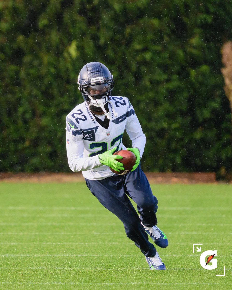 Reps on repeat.
#GoHawks x @Gatorade