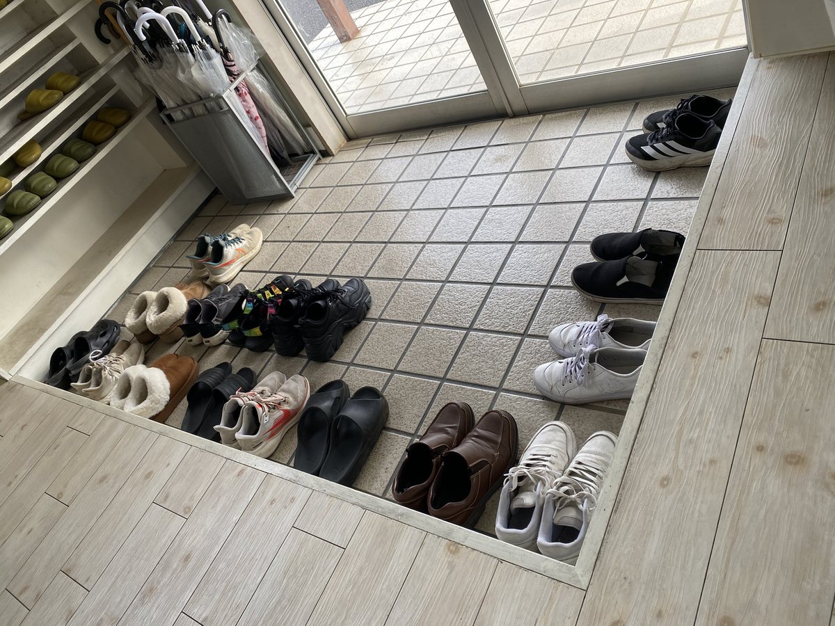shizenkan2022's tweet photo. 本日より冬期講習スタート❗️
中3生は朝9時から6時間⏰
志望校合格に向けて、寒さに負けず頑張りましょう✨
中1・2生は夜9時から3時間📚
この冬でさらに力をつけ、3学期へしっかり繋げていきましょう❗️
充実した冬にしていきましょう😉
#冬期講習 #自然館学習塾 #狭山市学習塾 #狭山市習い事 https://t.co/b1iDPwE1ue