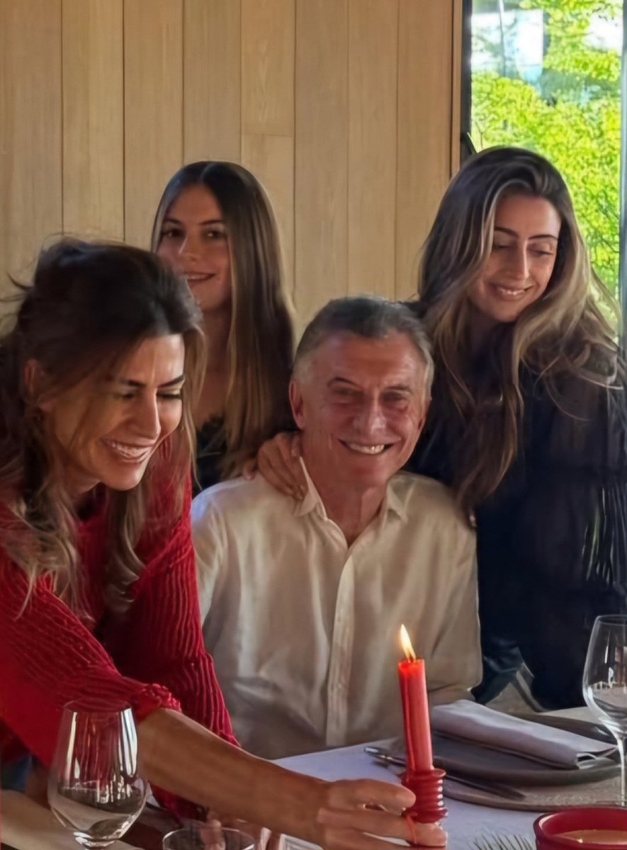 𝐏𝐚𝐛𝐥𝐨🇦🇷💛᛭ tweet media