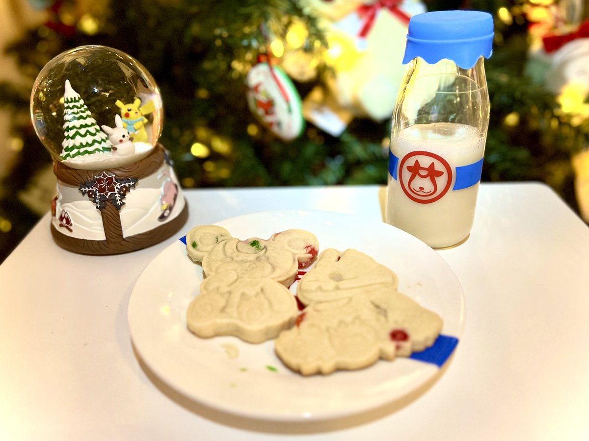 hope santa likes pokémon cookies 🍪🥛