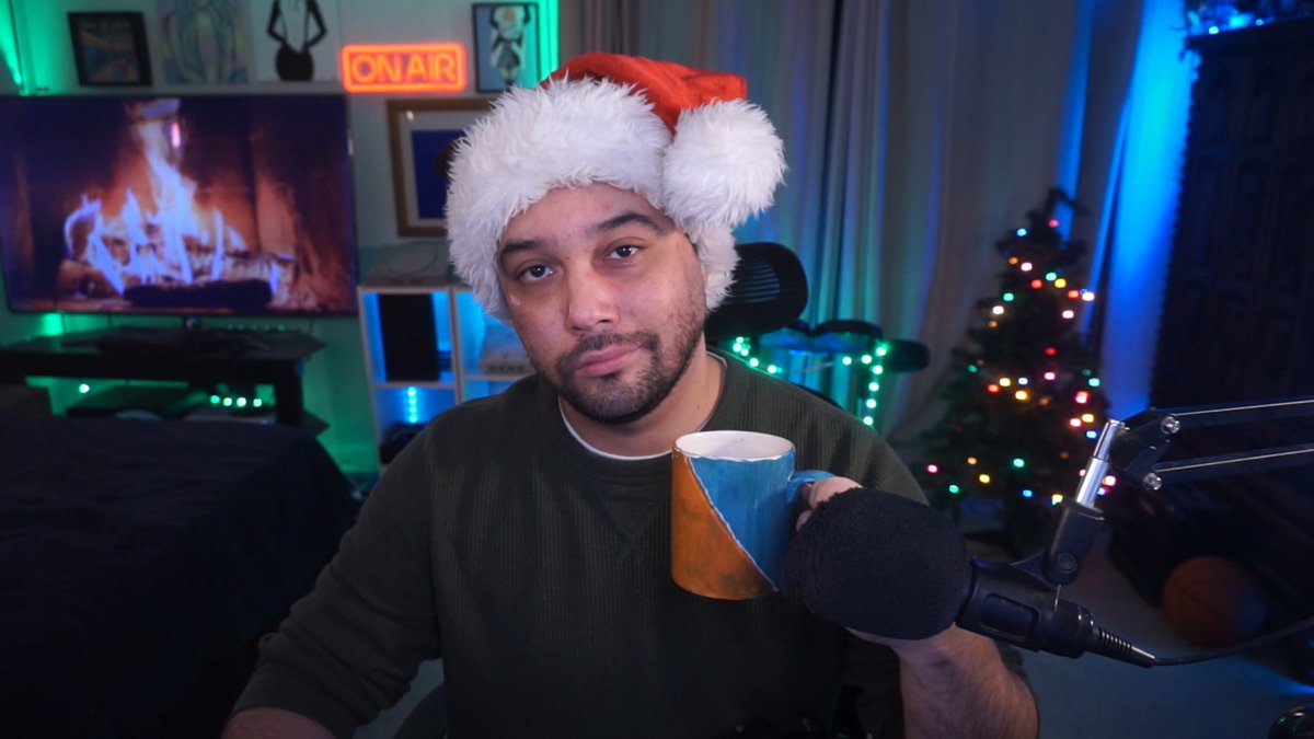 ChrisChaotix's tweet image. Oh boy... It's Christmas Eve!!! Cozy chill vibes tonight. Super Mario 64 later #twitch #TwitchStreamers #smallstreamers #Christmas