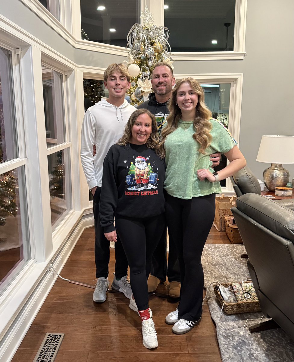 Matt Roy tweet media