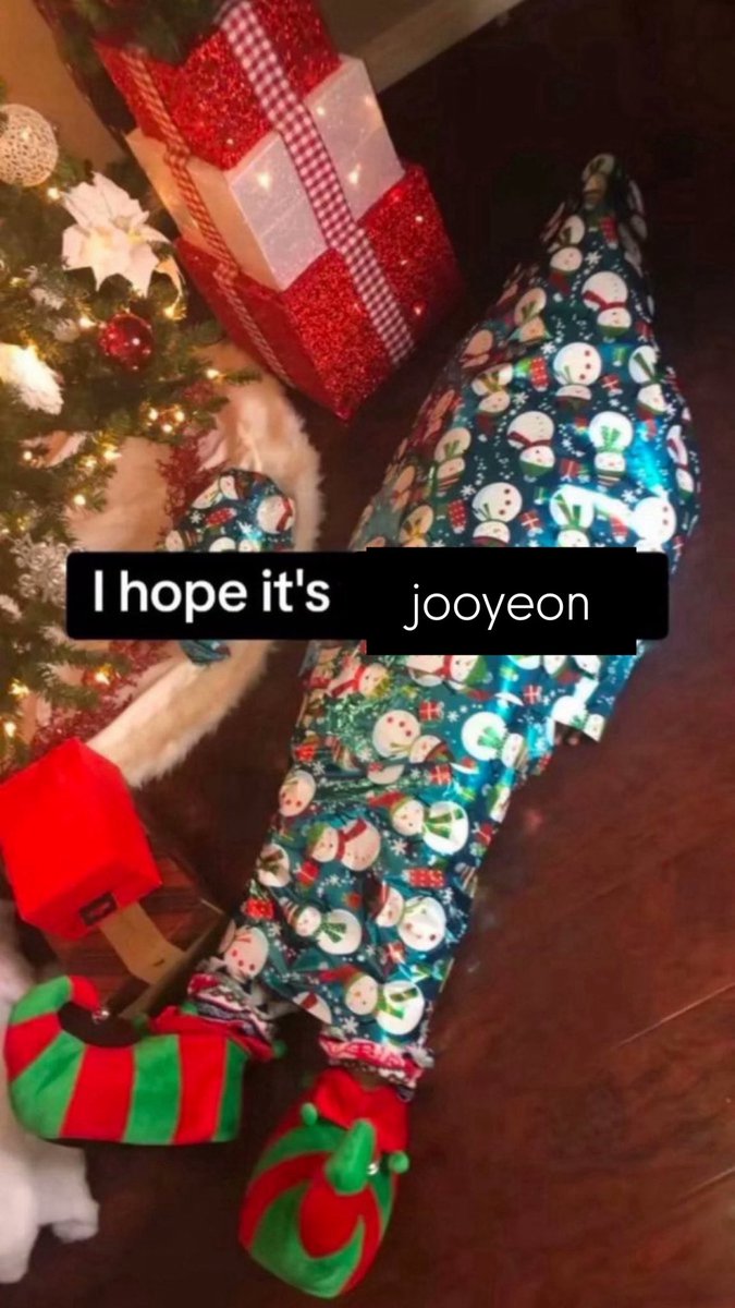 _yeosanrio_'s tweet image. if I don’t see a long ass present under my tree tmr.