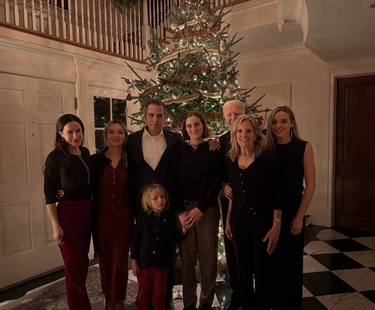 Wishing you a peaceful and joyful Christmas Eve filled with love. https://t.co/OB5GouvxTJ