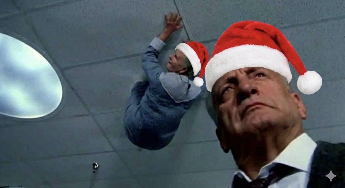 maggieserota's tweet image. Warmest holiday wishes to you and yours. 🎅