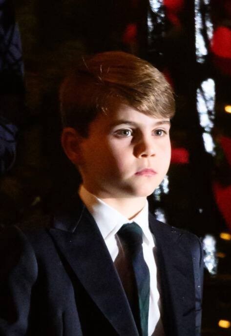 Georgie inheriting his mom’s smile, Charlotte inheriting her mom’s button nose, and Louis inheriting his mom’s entire face is an absolute BIG WIN. Thank every god out there!