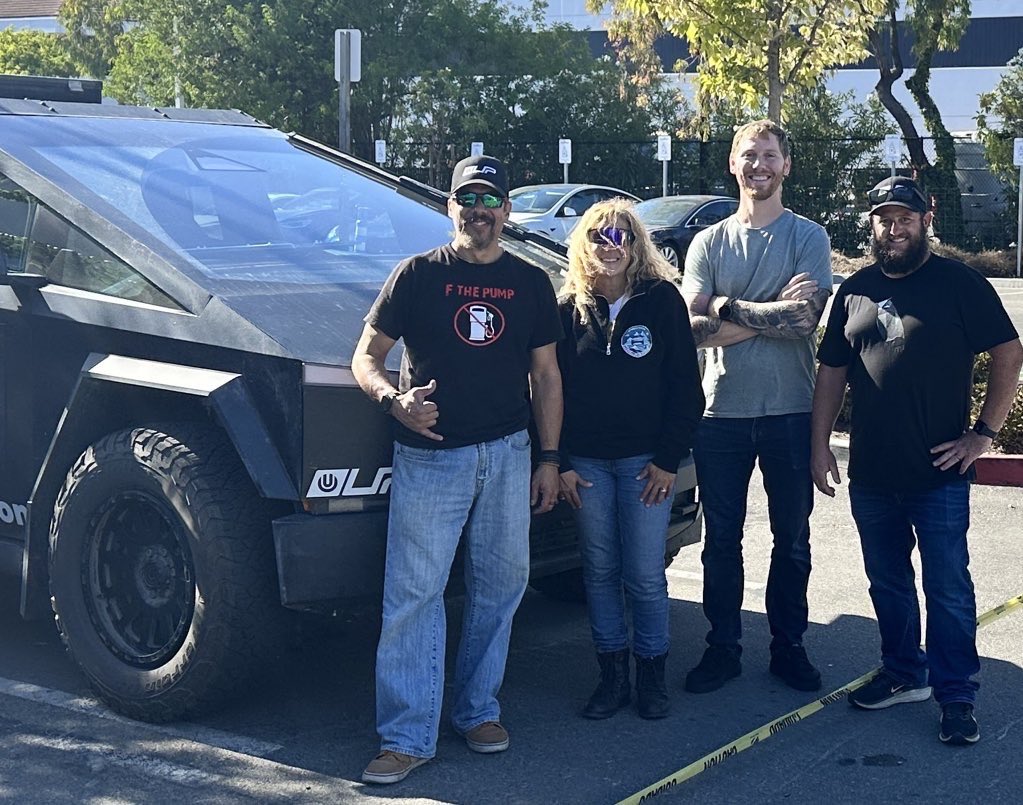 TesLatino tweet media