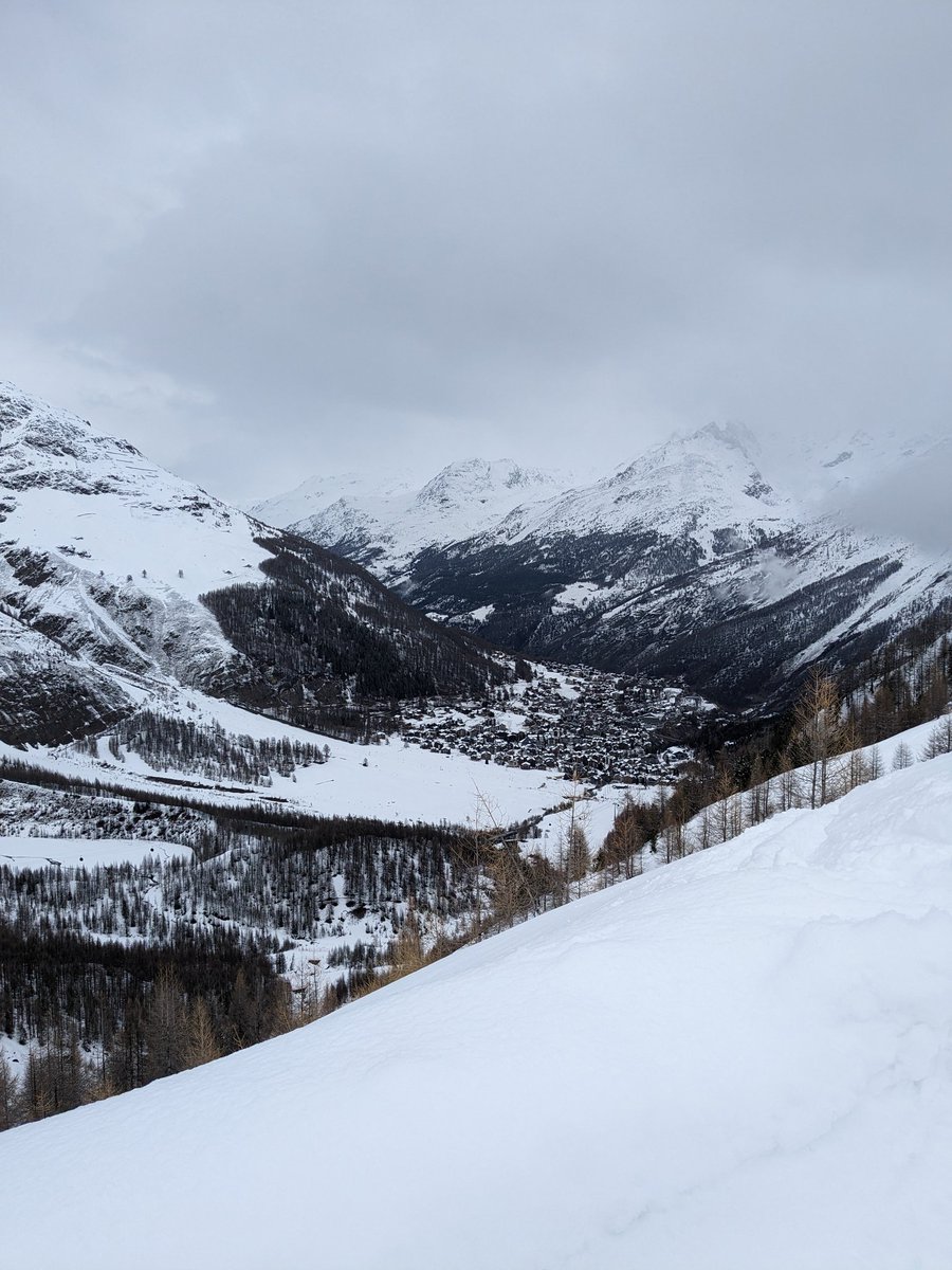 flyingpolymath's tweet image. Nothing like skiing on fresh powder listening to the greatest singers to start the season.
