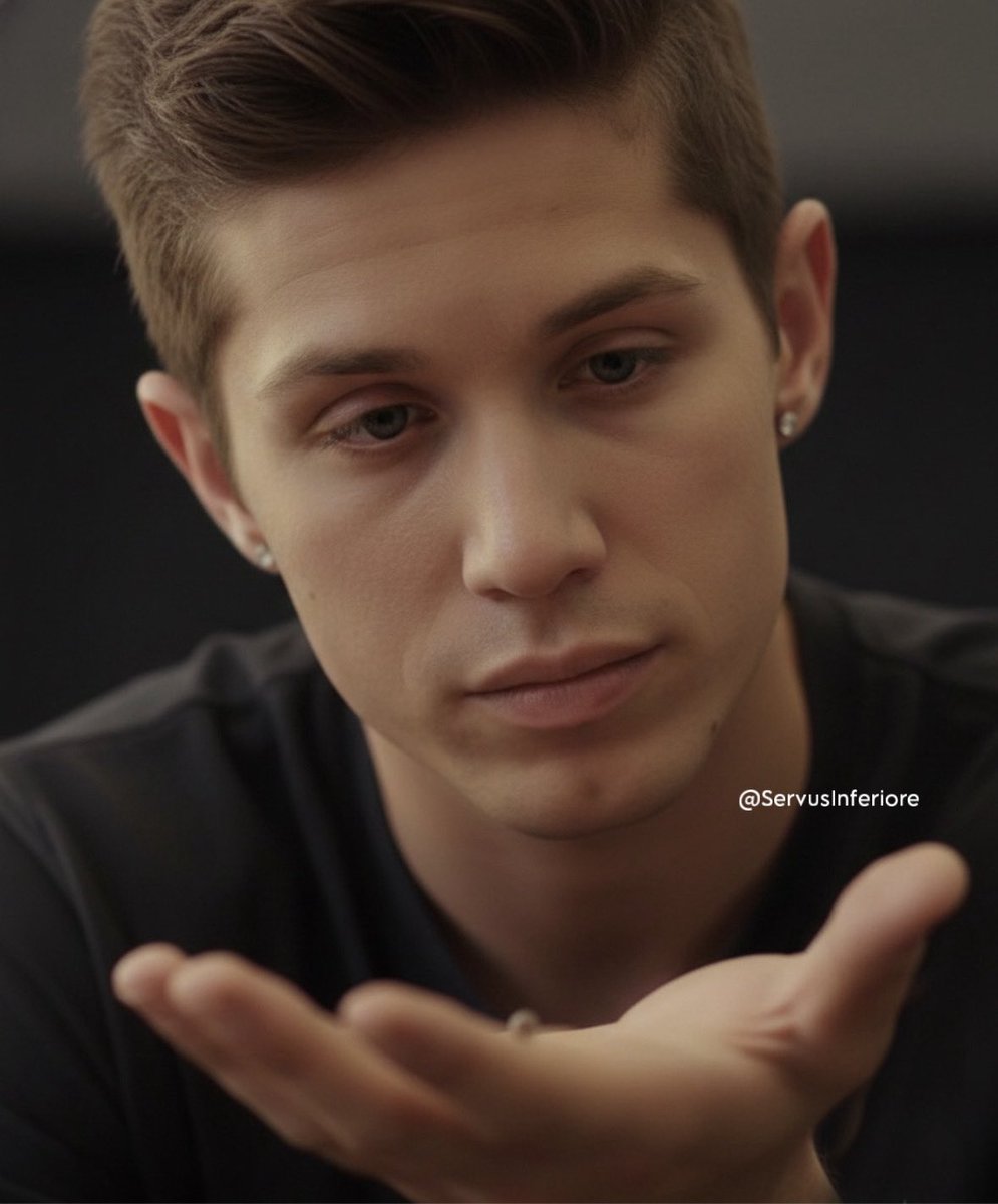 ServusInferiore's tweet image. I did it! My current obsession!

Jeff plays around with Tyler- who is now nothing but an insect compared to him…

“You’re a fucking weirdo, you know that? Giving up your whole life as a normal dude, for what? So I step on you? Even though I used to bully you?? You sick fuck…”