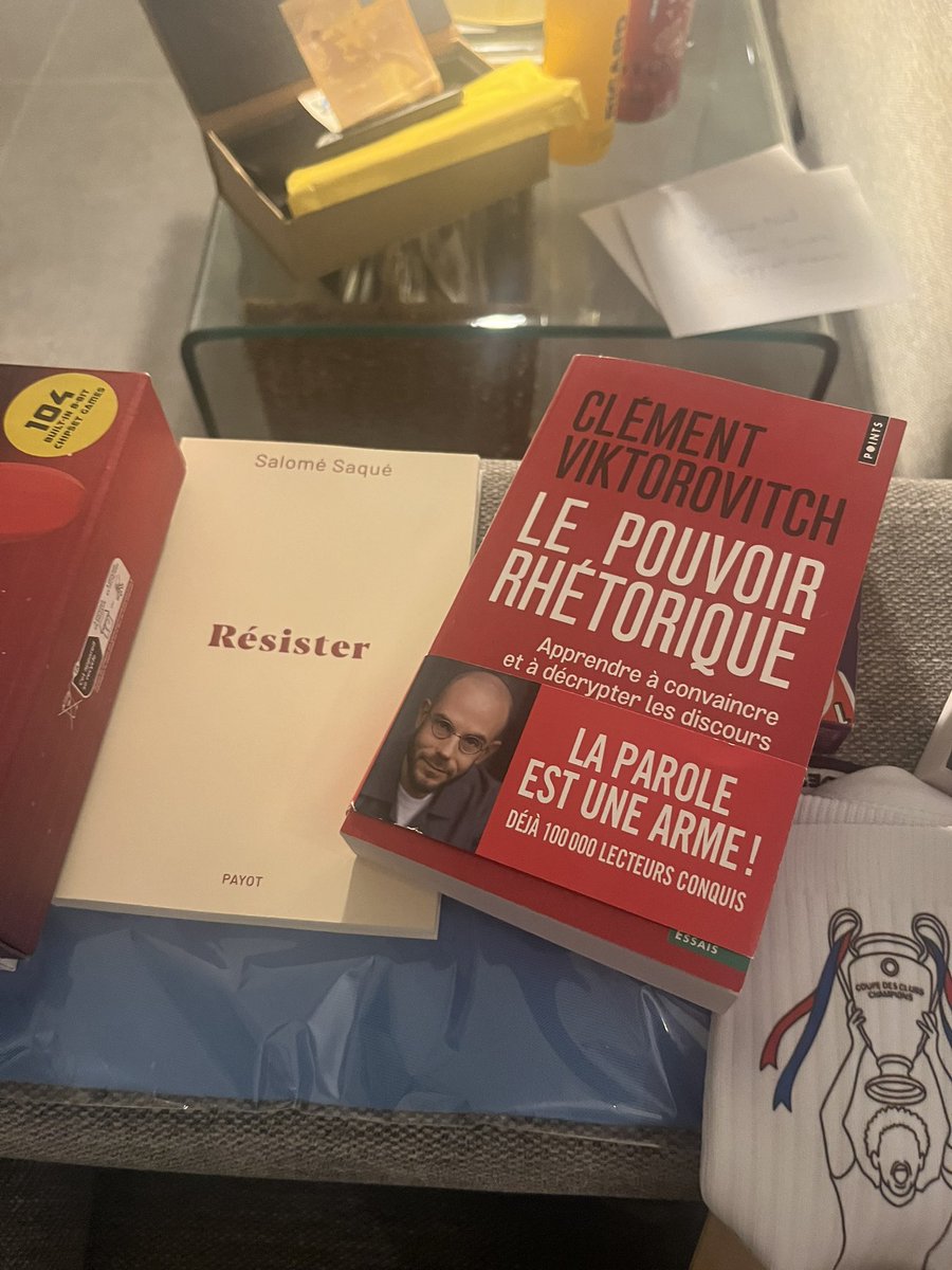 JulOG_'s tweet image. papa tu fais de ton mieux tkt je ten veux pas mais va men falloir un peu + la