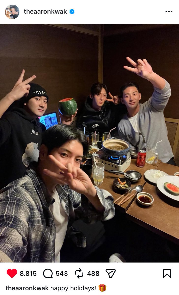 NyoongHaeSeol's tweet image. [INSTAGRAM 251225] (🐢)🐶🦊🐯🐰
🐶happy holidays! 🎁

#NUEST #김종현 #아론 #백호 #황민현 #렌 #뉴이스트 #JONGHYEON #AARON #BAEKHO #MINHYUN #REN