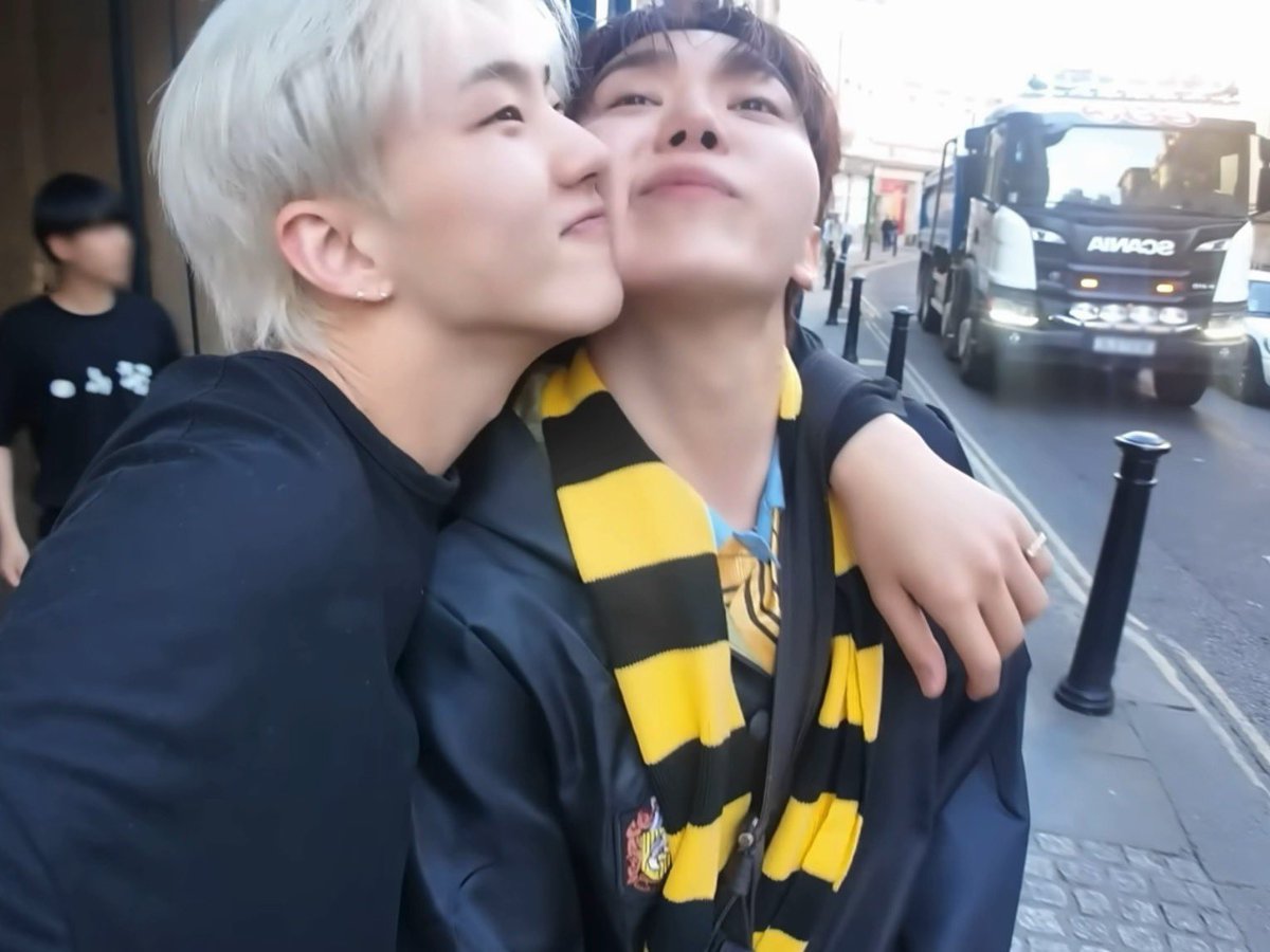 this is the cutest thing ever oh mygod give me my soonboo back now
