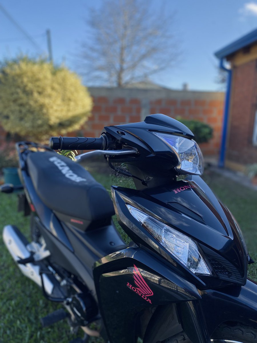 _robrem's tweet image. ME ROBARON HONDA WAVE S‼️
• Modelo 2022
• Calcos rosas
• Sin luces de posición
HOY POR LA TARDE, CALLE ALVEAR 1955, enfrente a despensa y kiosco JR
cualquier dato me escriben, es de mucha ayuda