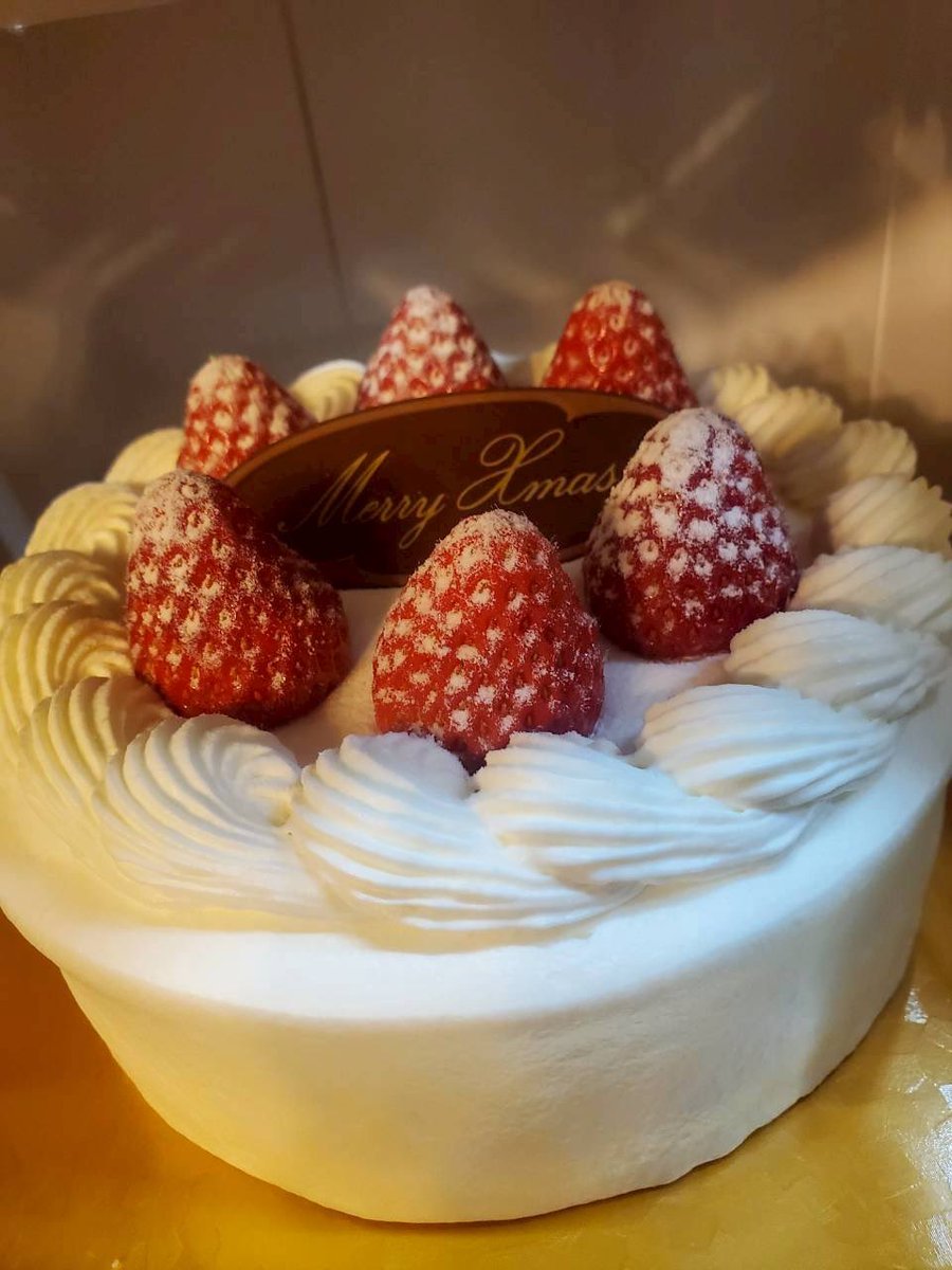 #アトリエ・センターフォワード

Merry Xmas🎄✨

本日、12/25（木）は2ステ‼️
14:00〜/19:00〜
当日券ございます🙇‍♀️✨是非‼️

昨日は大きなケーキを頂戴し、皆んなで Xmas気分を♪😊🎄🎂有り難うございました🙇‍♀️

『#笑わせません勝つまでは』
12/17～12/28 @雑遊

🎟️ご予約🎟️
reserve.tolpa.jp/reserve/777545…