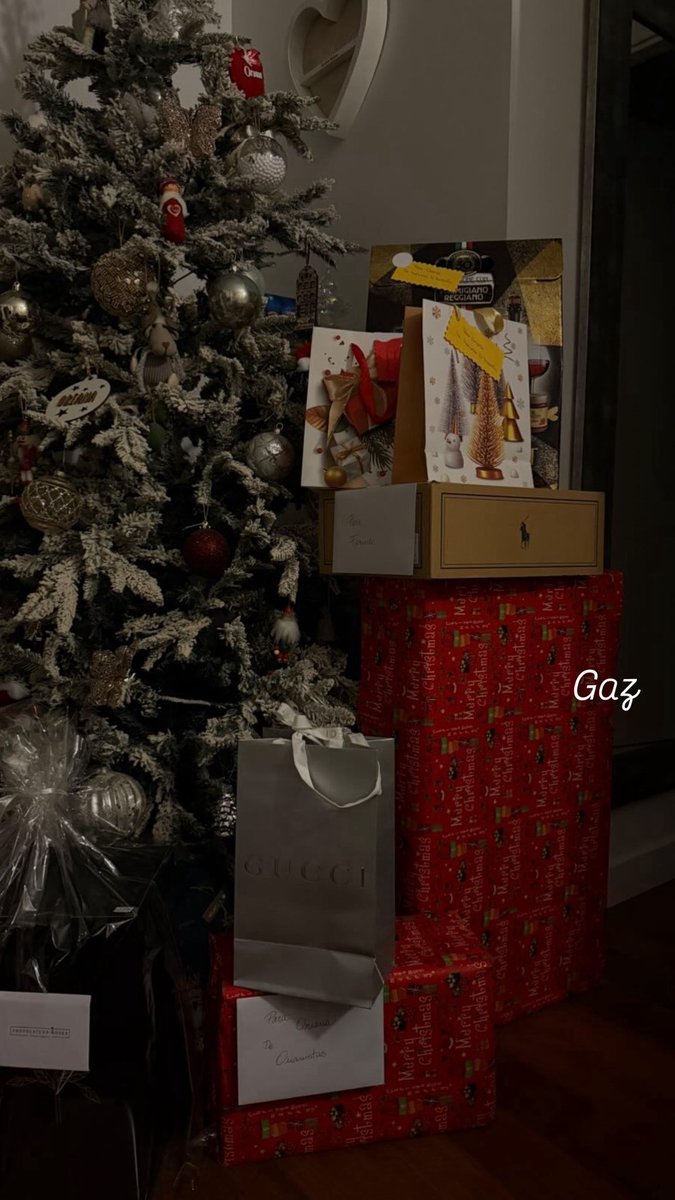 Questi splendidi 🎁 li apriranno domani mattina 🥹✨🎄❤️
#orianistas