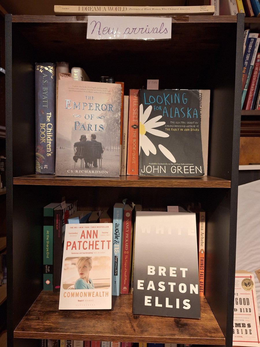📚 New arrivals this week:

 The Emperor of Paris – C.S. Richardson
 Looking for Alaska – John Green
 Commonwealth – Ann Patchett
 White – Bret Easton Ellis

#infinitybooksjapan #tokyo #usedbooks #bookshop #洋書 #古本