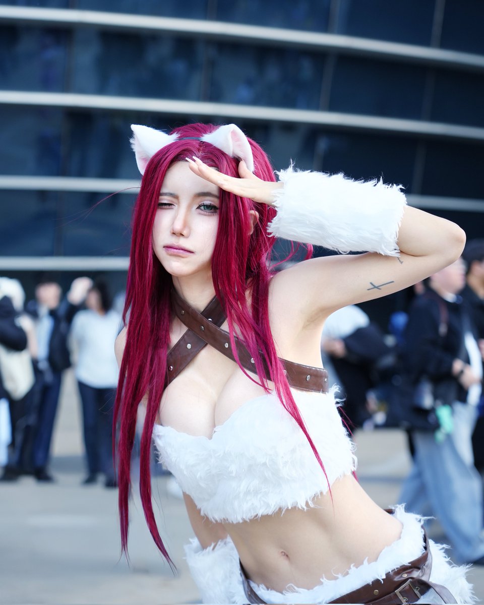 2025.11.15

2025 G-Star

리그 오브 레전드 - 야옹이 카타리나

Cos. <a href="/bora_look/">보라를보라</a>

#Kitty_Cat_Katarina #Katarina #カタリニャ #야옹이카타리나 #카타리나 #League_of_Legends #LOL #코스프레 #cosplay #지스타 #2025지스타