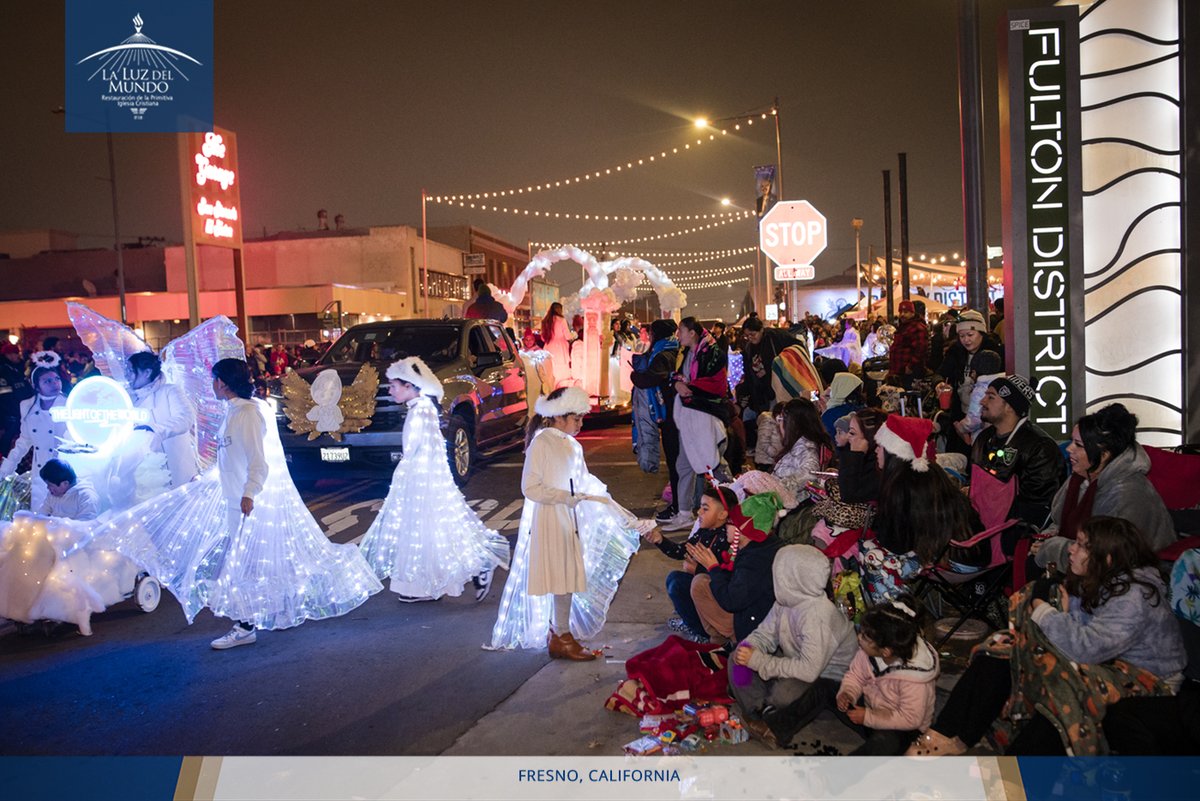 lldmfresno's tweet photo. Participación Histórica del Coro de la Iglesia La Luz del Mundo en el Desfile Navideño de Fresno
Sábado 13 de diciembre de 2025

#LLDM #LLDMFRESNO #ElAmorNosune #WeAreLight https://t.co/SCXG72NLW0