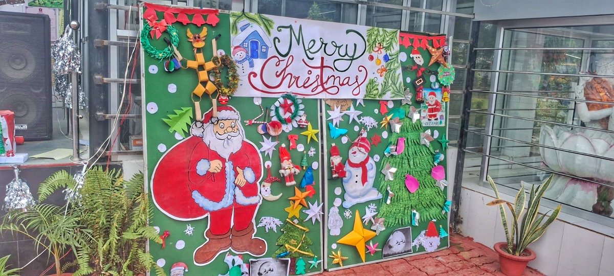 apsprayagraj's tweet photo. All three wings of APS New Cantt, Prayagraj wish you all a very Merry Christmas 🎄

May this festive season bring joy, peace, warmth, and happiness to every home, and inspire love, kindness, and togetherness.
Season’s Greetings!

#APSNewCanttPrayagraj
#MerryChristmas
#Christmas https://t.co/apKQ0Nr7Gy