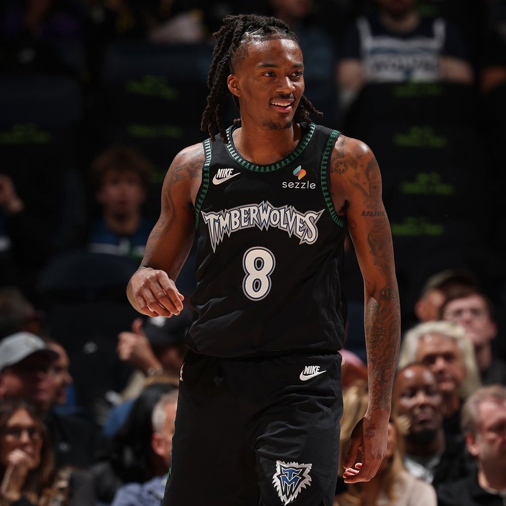 Wolves In 6 tweet media