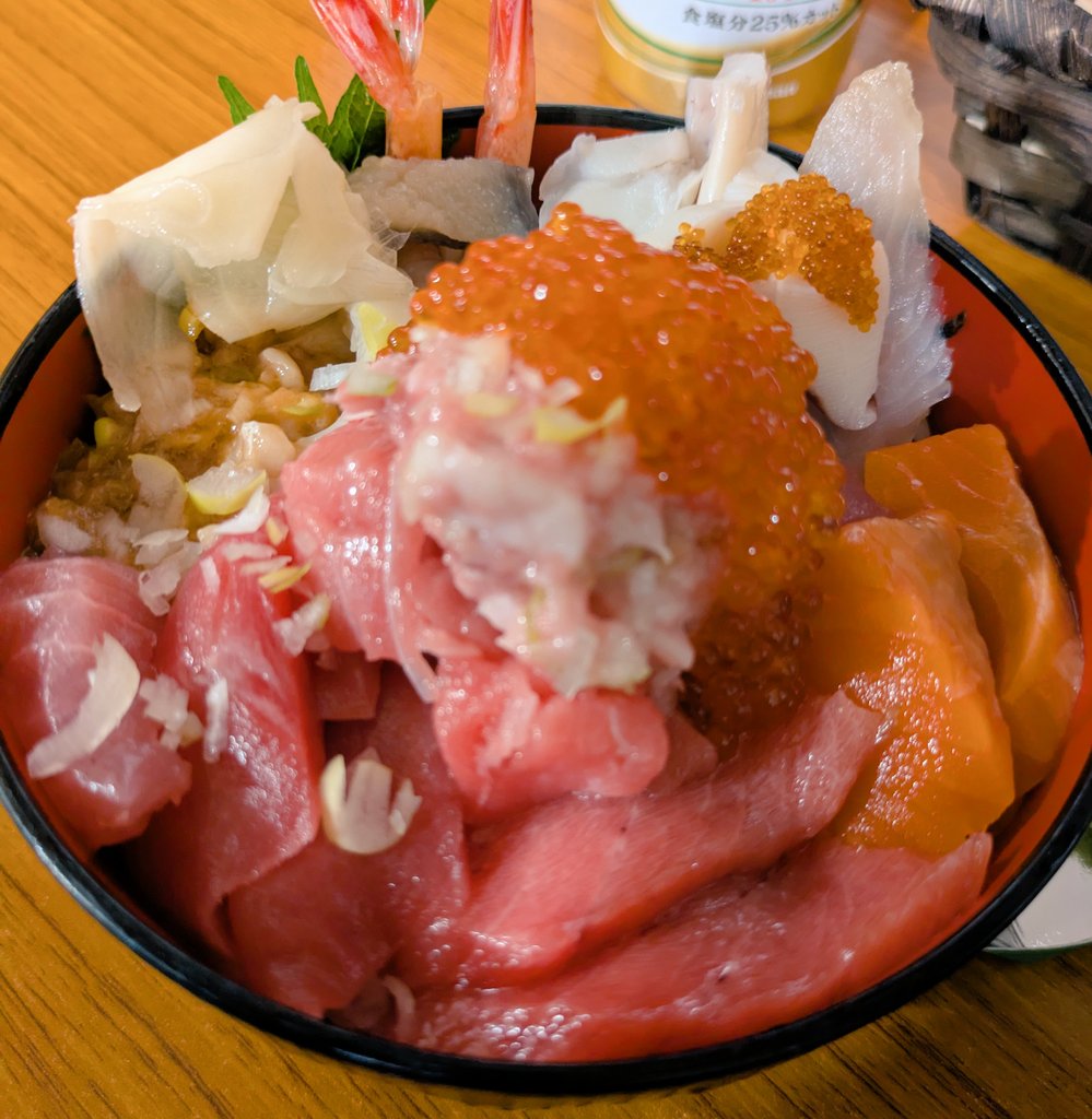 朝仕込み海鮮丼