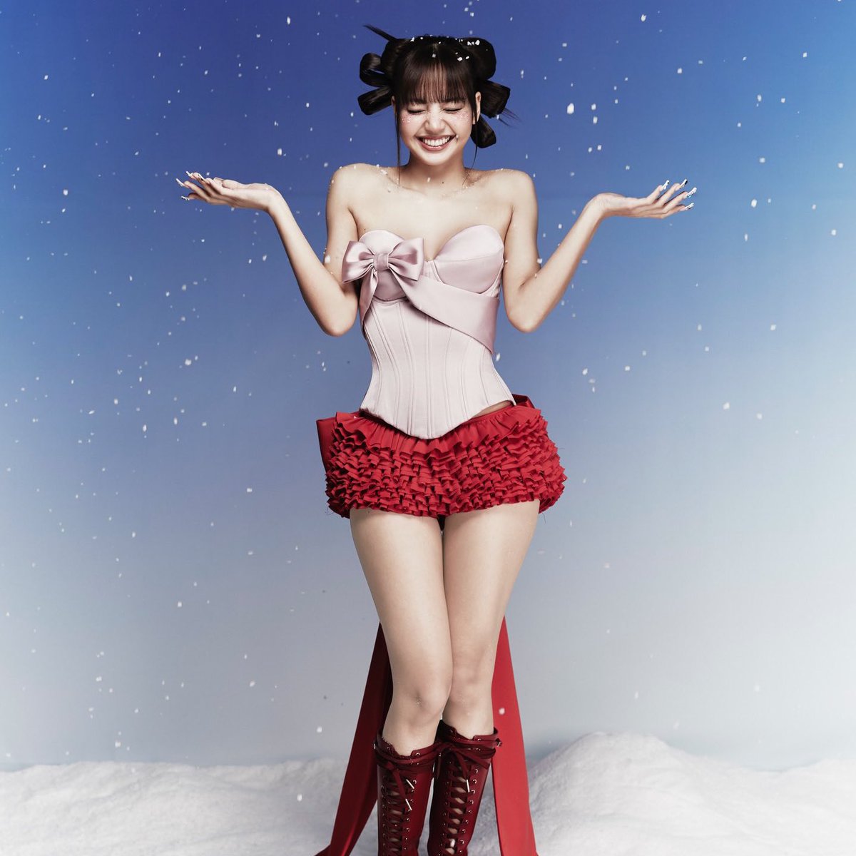 LISA em novas fotos para o Natal.