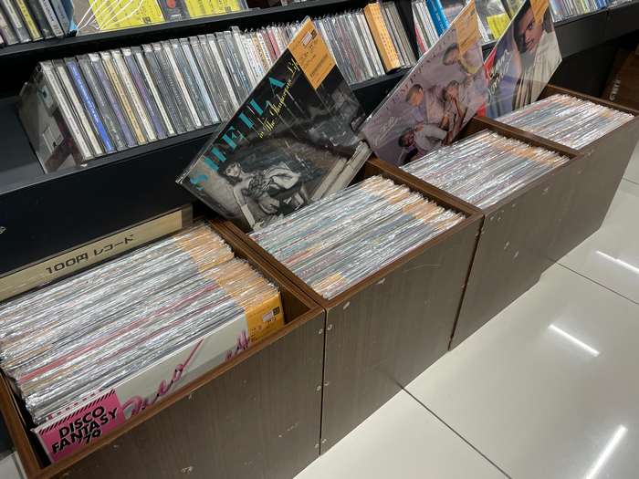 ◎12/23(火) 特価100円 中古レコード 4箱放出！ オールジャンルにLP