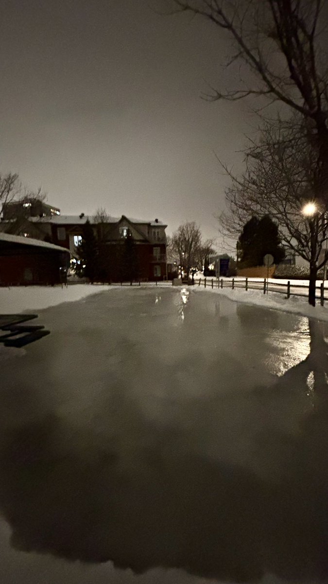 Guy_Theriault's tweet photo. This is as good as it gets at our beloved @St_AmbroisePark #ODR #PuddleRink the ice surface is nearly perfect. We are open for your skating enjoyment! Venez patiner, la glace est super belle au Parc St-Ambroise à Vanier. @PlanteSteph613 @_MarkSutcliffe #MyOttawa #Vanier https://t.co/hjJAyzdhic