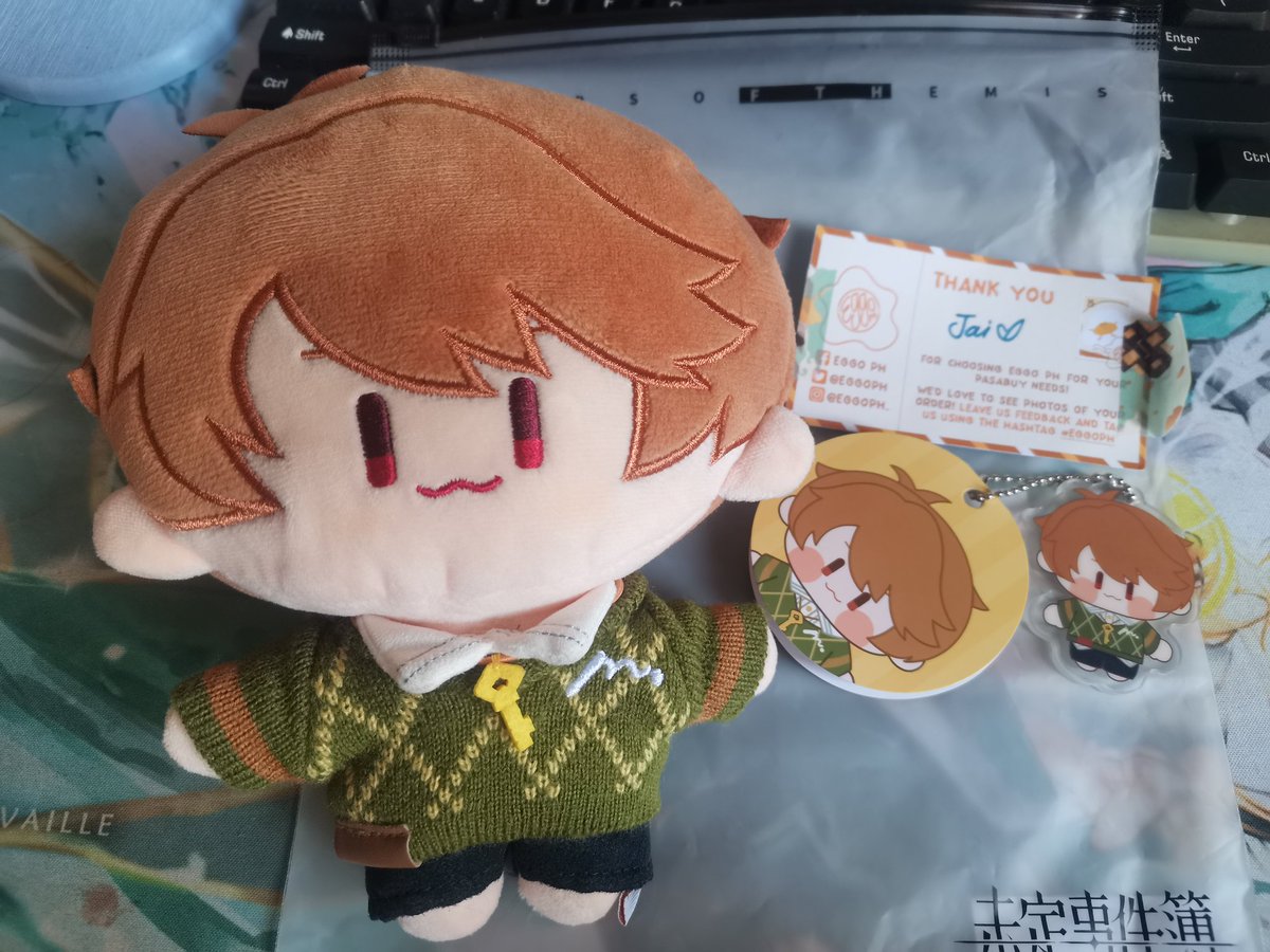 namelesdreamer's tweet image. Super special 💌~~

Nakauwi na siaaaaa 😍😍 I'm so happy may nakita pa kong plushie ni Luke. Look everywhere for him pero out of stock. Kaya I am super thankful to you @eggoph thank you thank you 🧡🧡🧡

#Tearsofthemis #Luke #eggoph