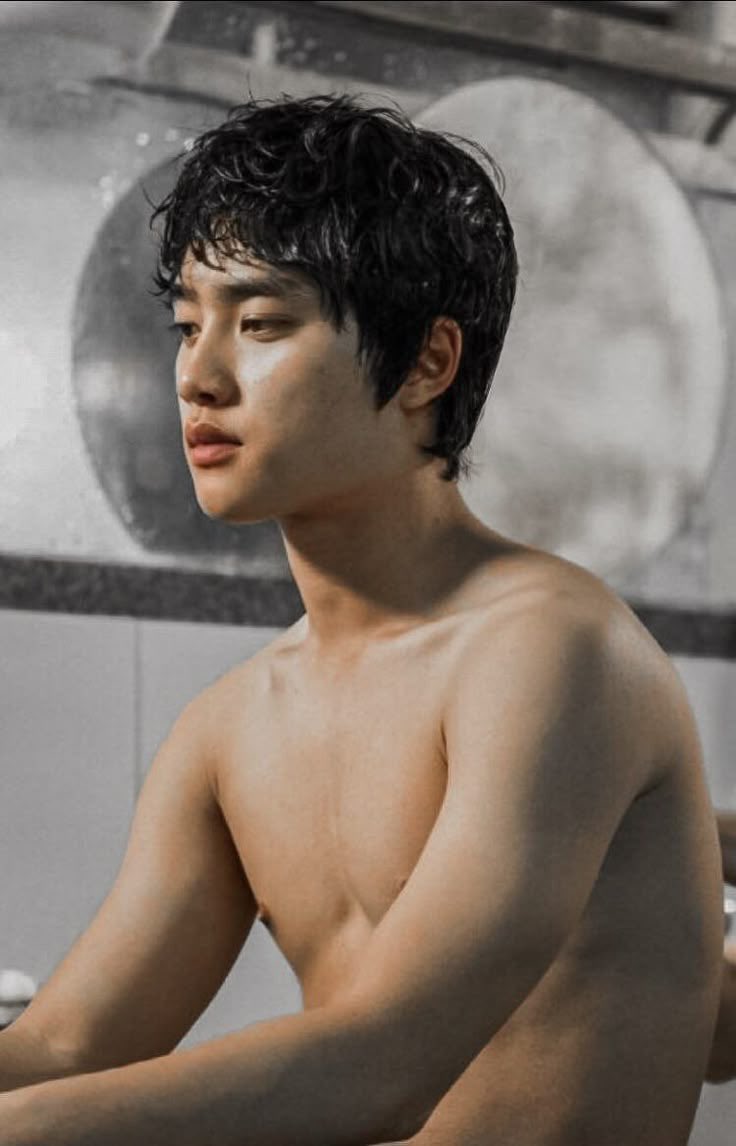 JIN211039's tweet photo. 원래 죽어도 안벗는 도경수가 한번씩 노출할때 진ㅁ자 죽을것 같음 https://t.co/Wk4TXS8osg