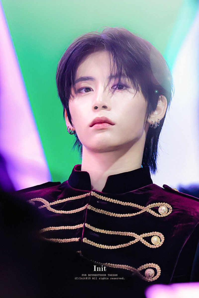 Init810's tweet image. 251220 👑

#BOYNEXTDOOR #TAESAN
#보이넥스트도어 #태산
