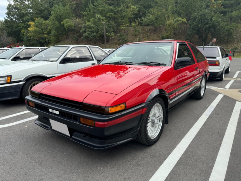 truego2's tweet photo. #愛車に言われた事集

｢なぜ白黒にしないの？｣

｢いくらで買ったんですか？｣(小学生から)

#スプリンタートレノ
#AE86 
#ハチロク https://t.co/4apAmAAygV