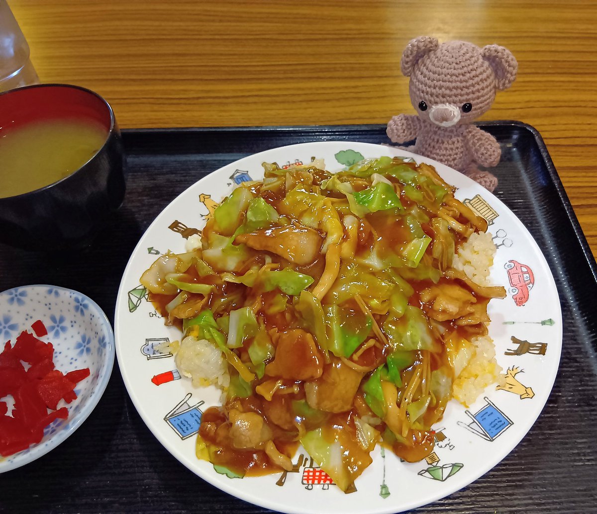 bearoubear's tweet photo. またまた ちがう おみせ で
おにく の ちゃーはん
とろとろ で
とても おいしいくま🐻

#ヤシ
#肉チャーハン
#���取肉チャーハン https://t.co/f6A54hZA7X