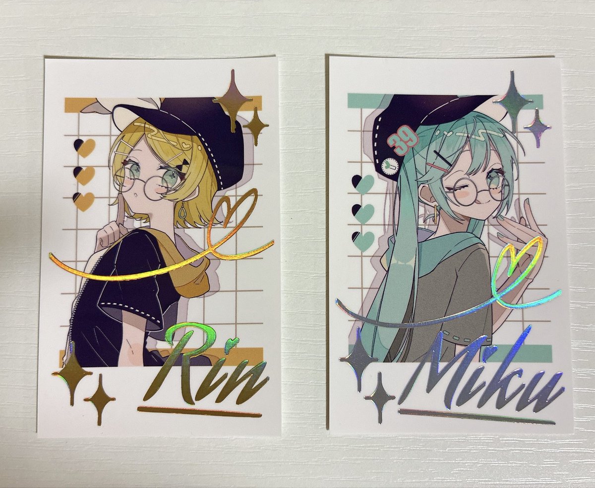 toubunhosiiii's tweet photo. オフの日ミク＆リンちゃんのアクキーとフォト風カード！
#C107  #鏡音星夜祭2025 https://t.co/mYthG4z5OU