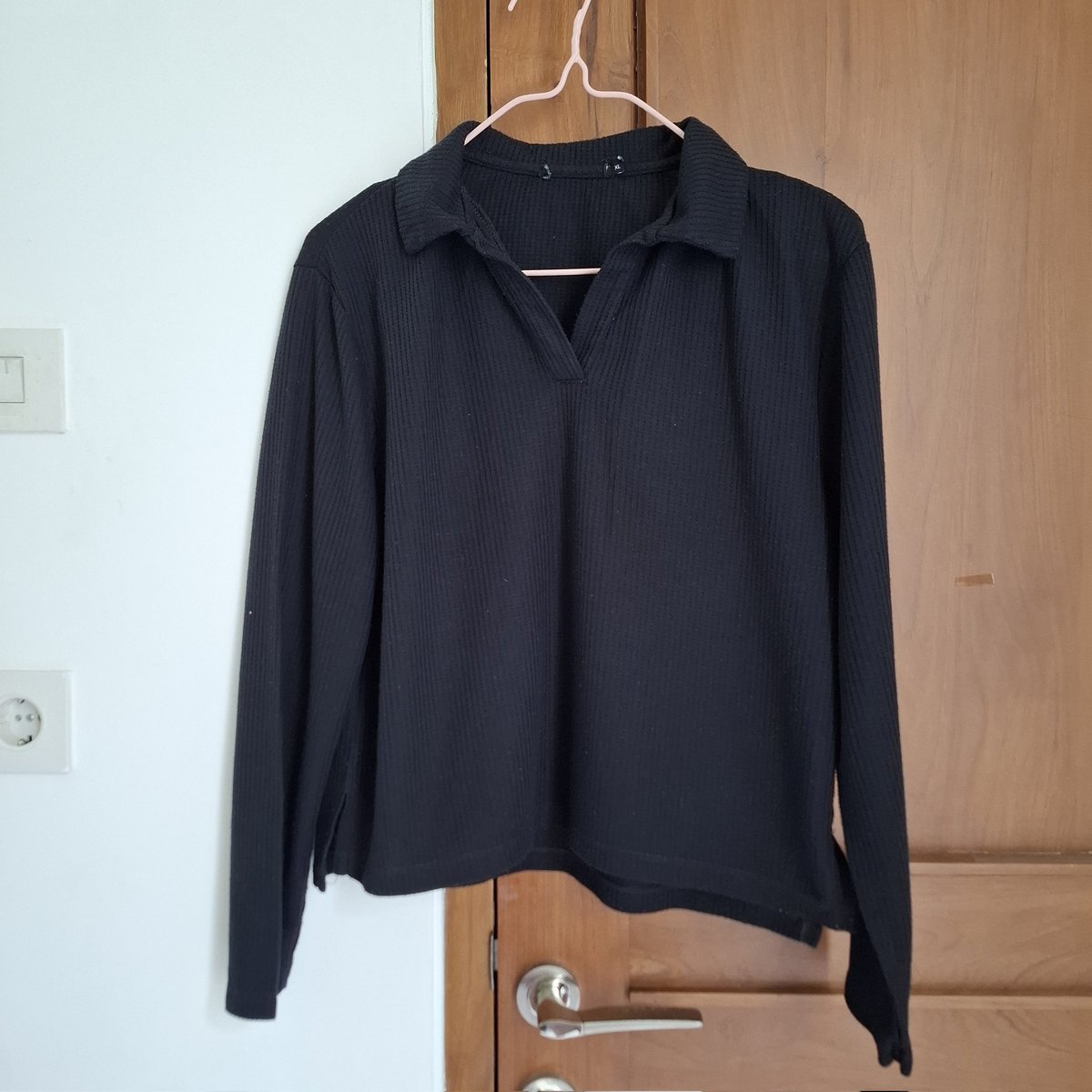 greyfazea's tweet photo. @taescoklat ini per crop an kak, ld 110-120an harga 35k/item. dom jogja bisa cod/anter https://t.co/ee5gjYtVE3