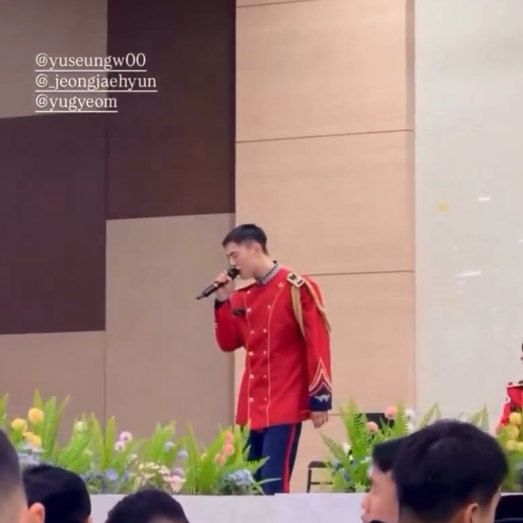 아직아기병사라
혼자만머리빡빡밀린거
ㅠㅠ