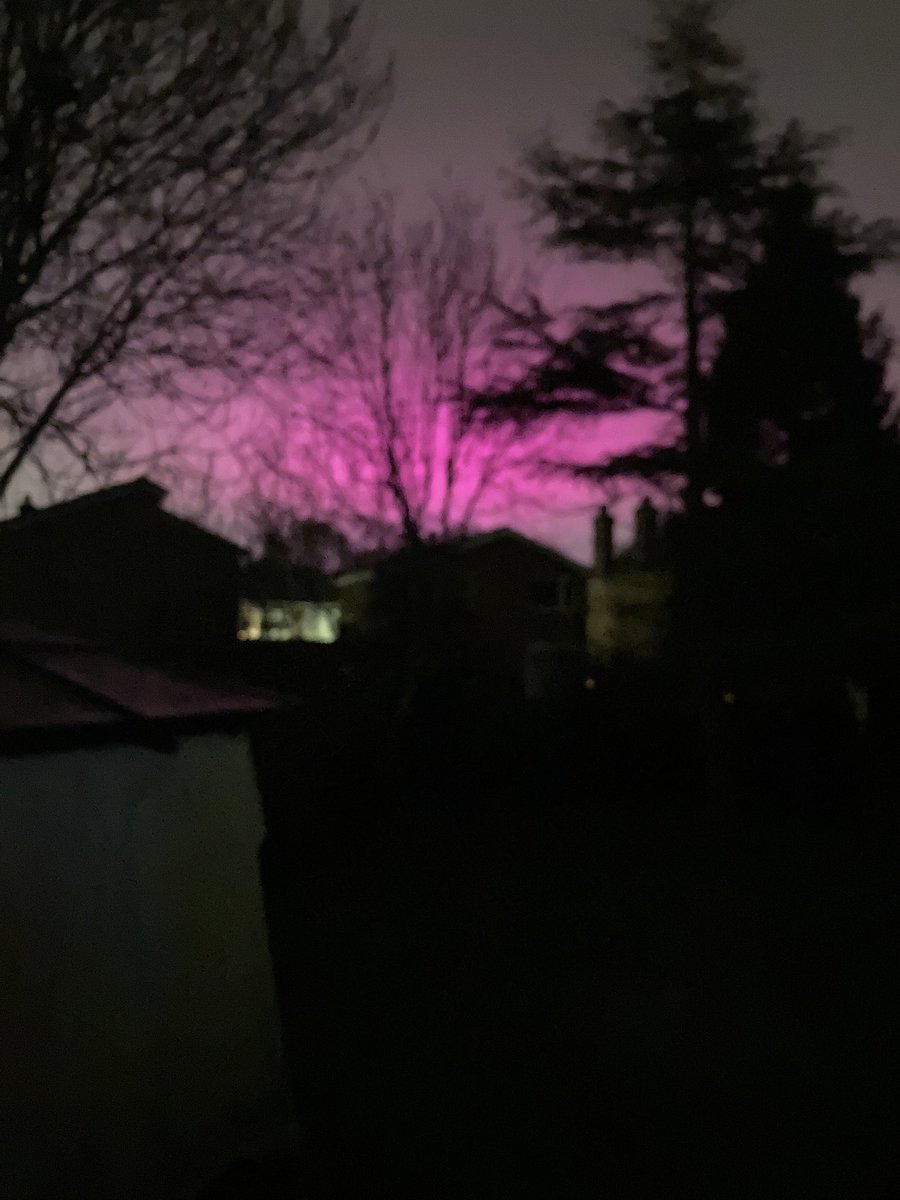 OlgaP14's tweet photo. Getting brighter as time passes #auroraborealis #northengland https://t.co/urh4eZPUCk
