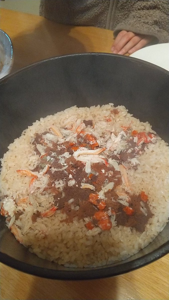 かにの炊き込みご飯🦀

子供達と妻の胃袋を鷲掴み🦅

#4姉妹の父
#出張料理人