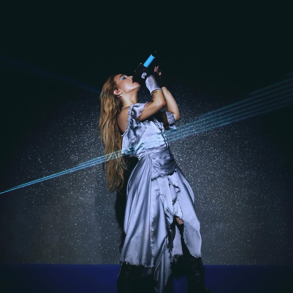 oopsnmo's tweet image. tomi raimon siempre sirviendo