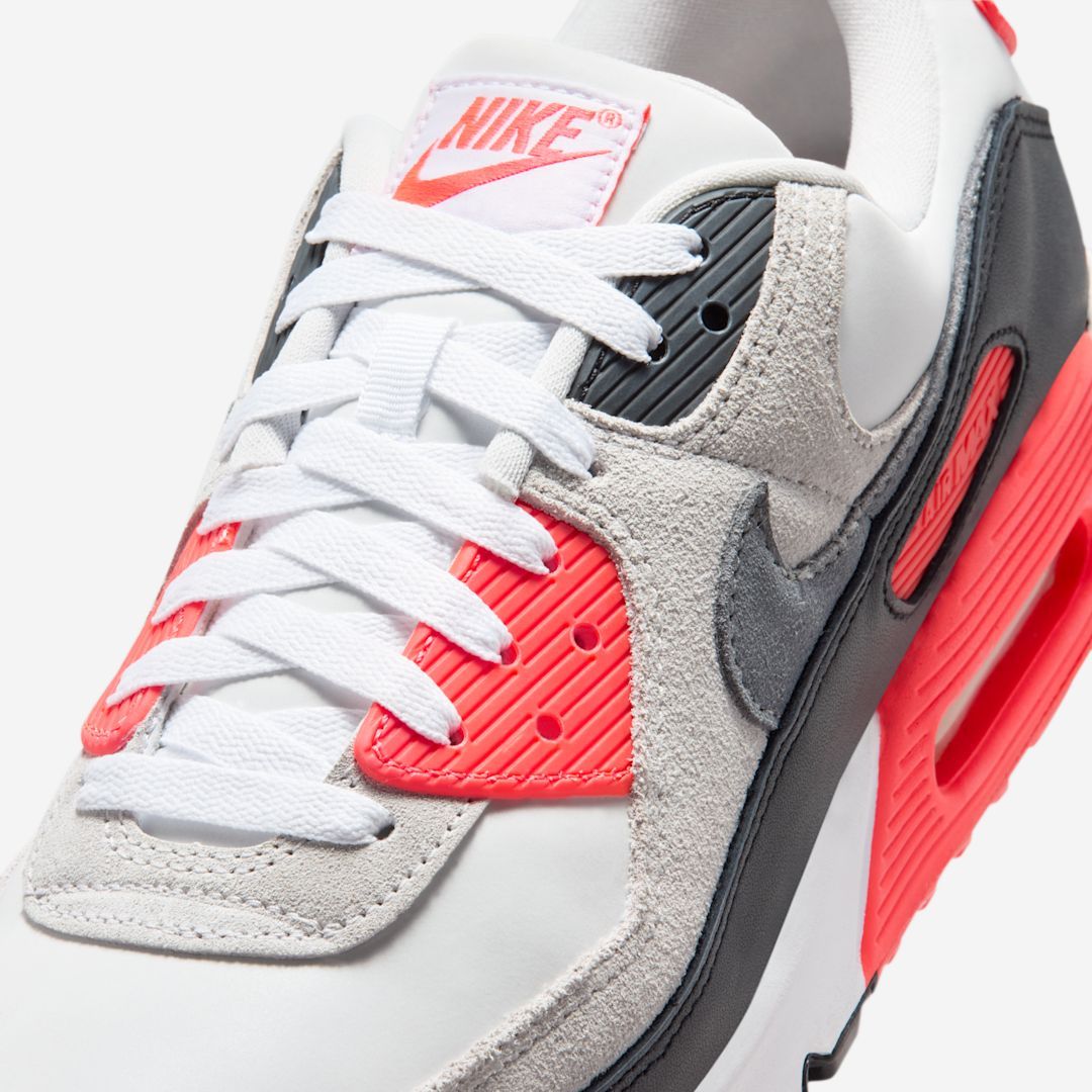 SantoJnnn's tweet photo. RT @TheSiteSupply: The Nike Air Max 90 “Infrared Reflective” is set to release next week. 

💵 $150
🗓️ Spring 2026 https://t.co/3k2vRWeI2H