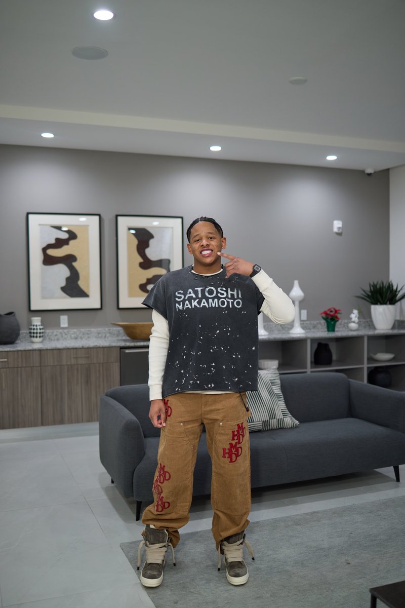 Capps13th's tweet image. Bi*ch This For My Brothers Up In Jail, And They Can’t See Me LongLiveDaGuys🕊️❤️