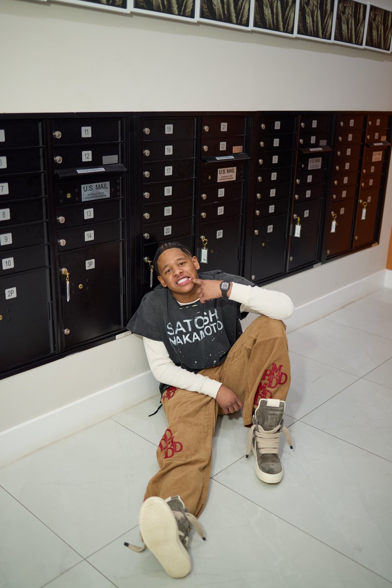 Capps13th's tweet image. Bi*ch This For My Brothers Up In Jail, And They Can’t See Me LongLiveDaGuys🕊️❤️