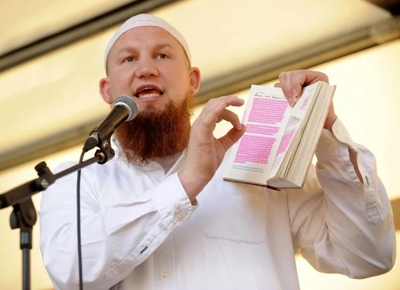 RadioGenoa's tweet image. His name is Pierre Vogel and he's German. Despite the threats to women in the video below, he continues to live freely in Germany and spread hatred and Islam. If we had made his statements, we would have been given life in prison. Truly incredible.