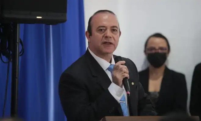 josejoaking's tweet image. Procurador de Derechos Humanos puso una IA a cuidar su oficina durante todo el año y nadie se dio cuenta.