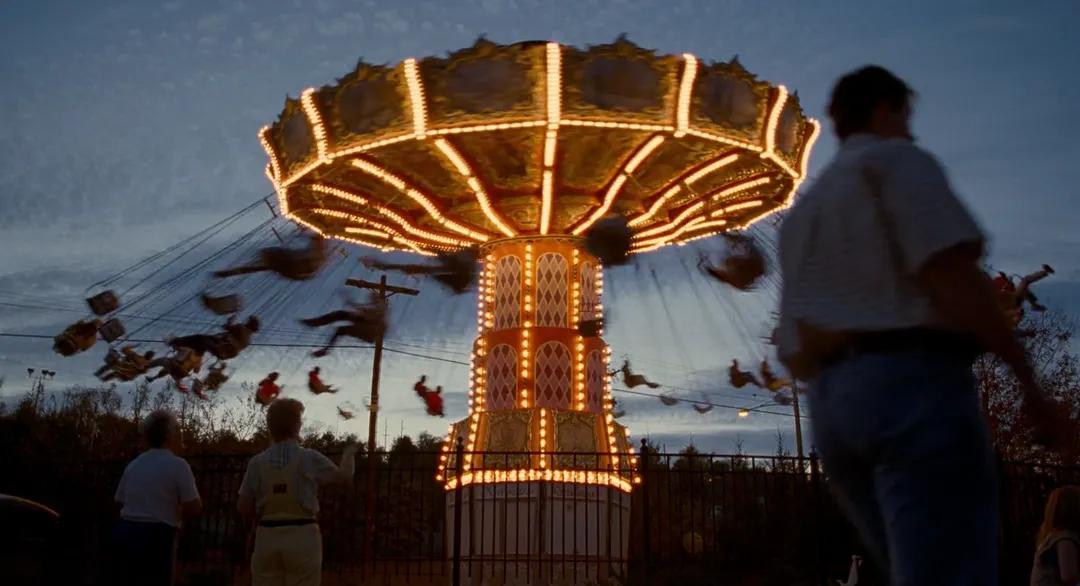 zimoezi's tweet image. Adventureland (2009) dir. by Greg Mottola 

#filmtwt #screencaps