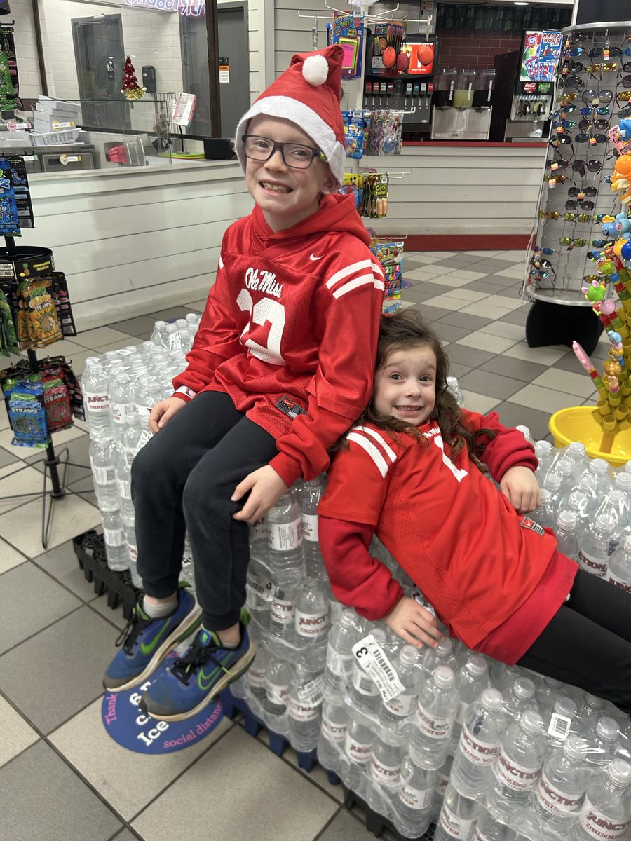 Junction Deli tweet media