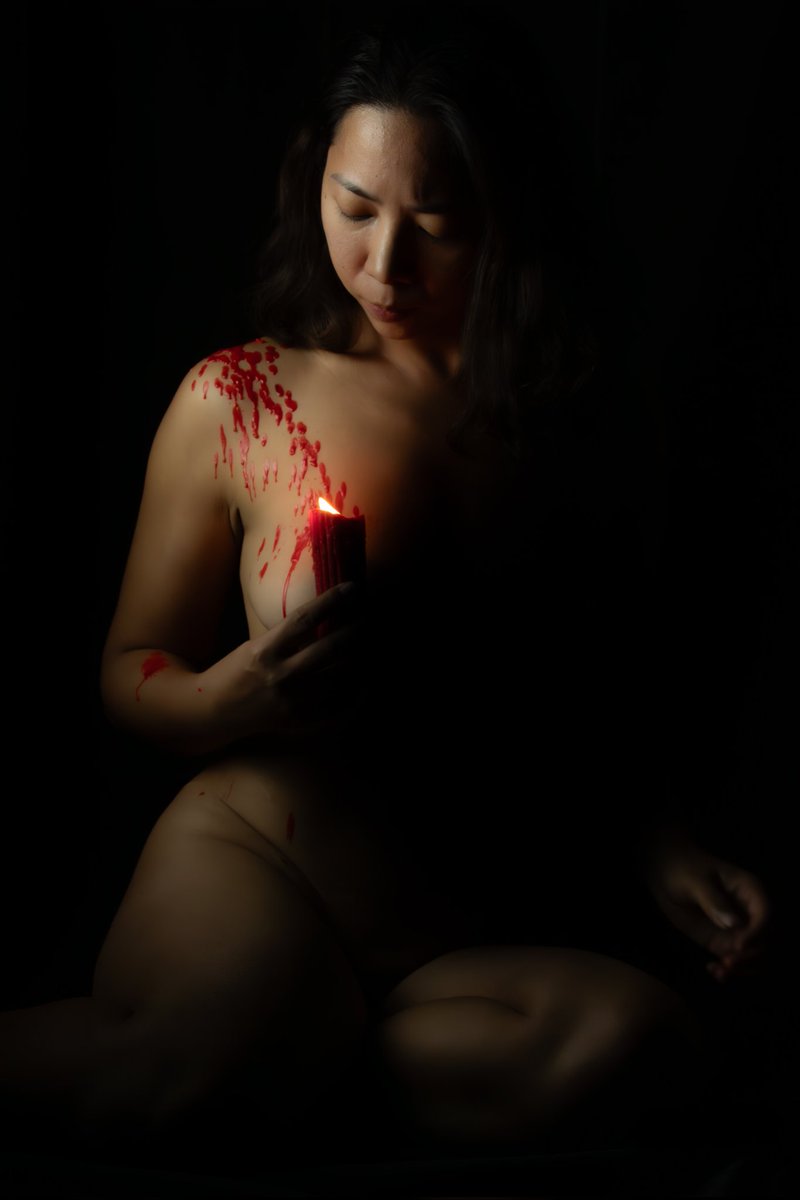 satomizen90s's tweet photo. In the darkest nights,
you give the light that’s needed most…

And yet you leave wounds behind,
burning the heart like melted wax…
Days where the only choices are
to be lost, or to endure the pain…

You are like fire—
indispensable… yet unbearable.

#KoreHsu #Satomizen https://t.co/FGsxR5nfSi