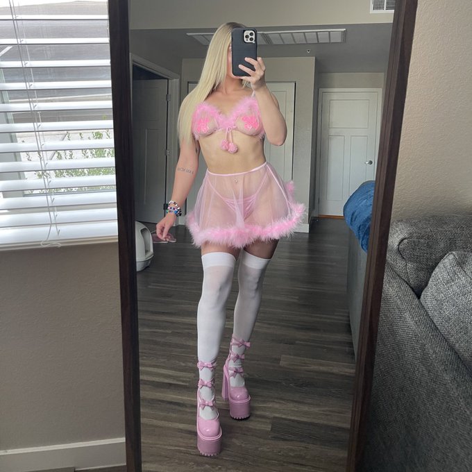 Fatemi sapere nei commenti quale (1) o quale (2) preferite, e non dimenticate di mettere "mi piace" e ritwittare. Mandatemi un messaggio privato! 🤭🥰👅❤️
t.me/jessicaloroy5