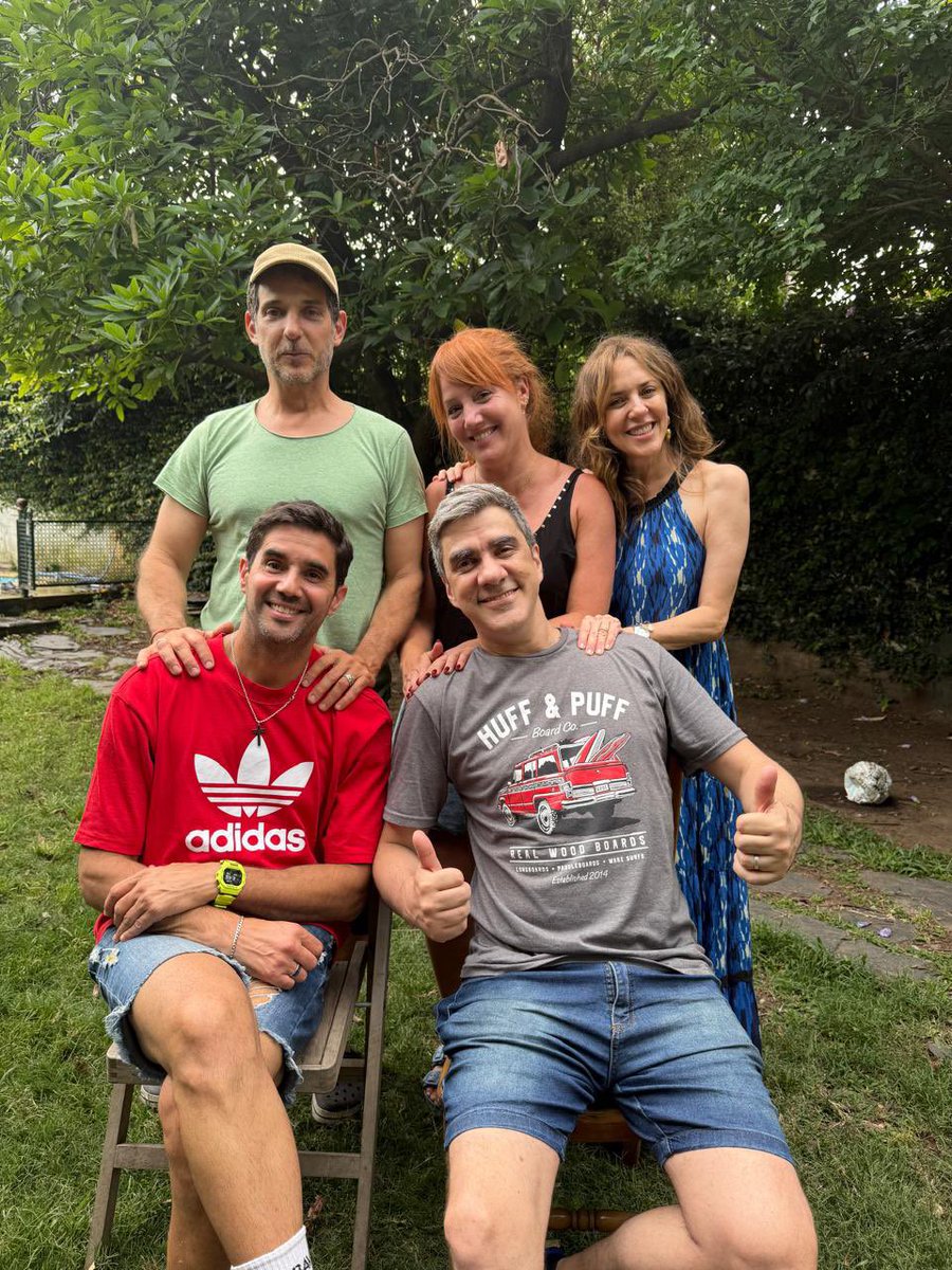 ZAPPING ZONE año 2000
ZAPPING ZONE año 2025

25 años después nos volvimos a juntar!